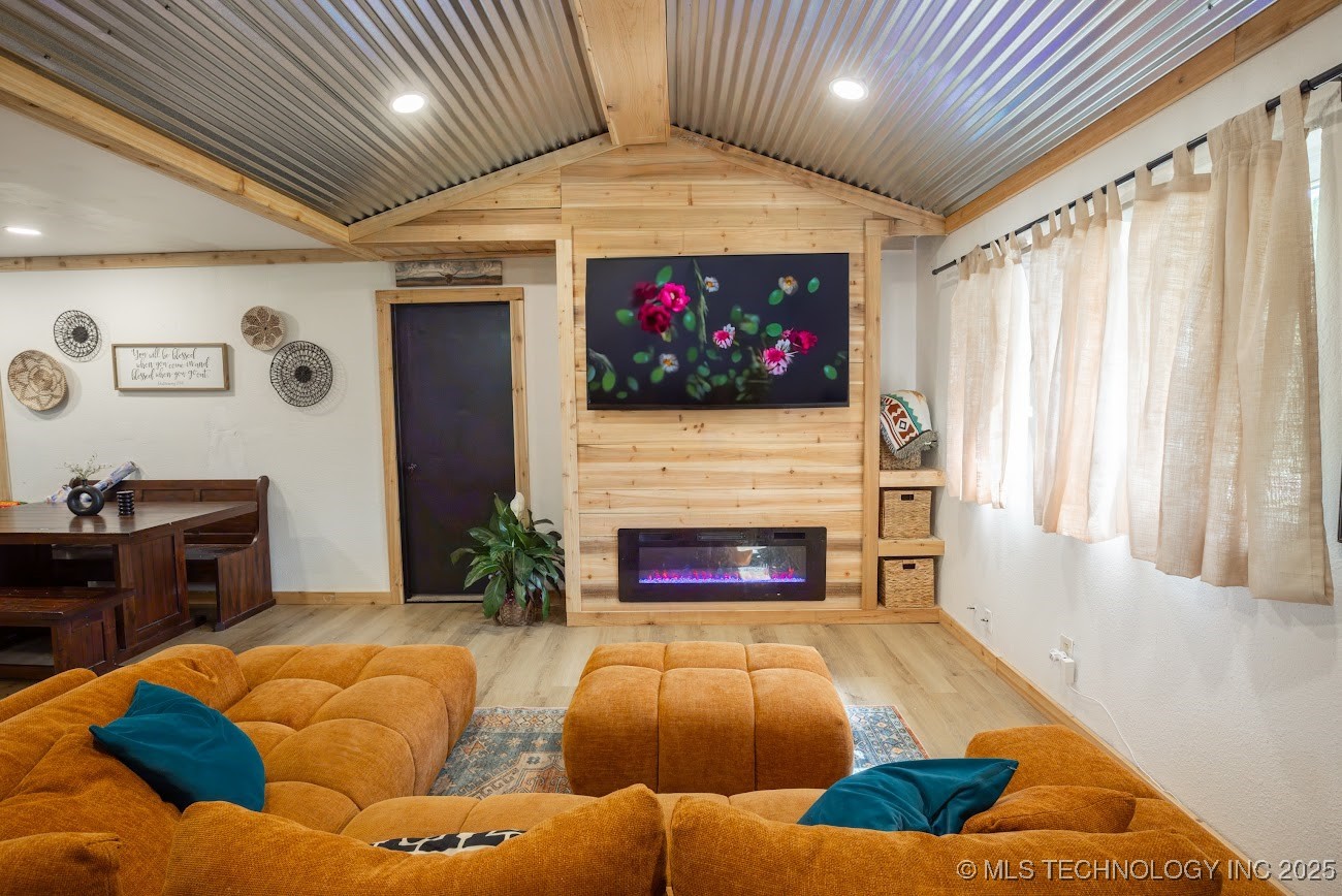 8841 Brock Property Photo 6