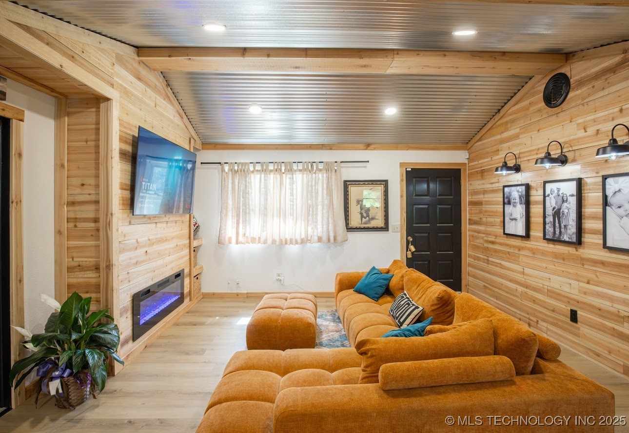 8841 Brock Property Photo 7