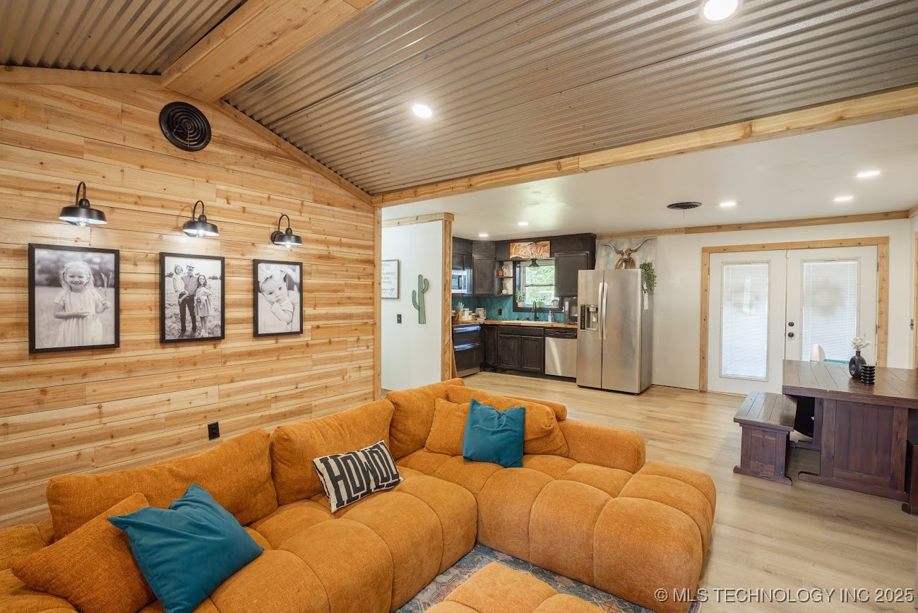 8841 Brock Property Photo 8