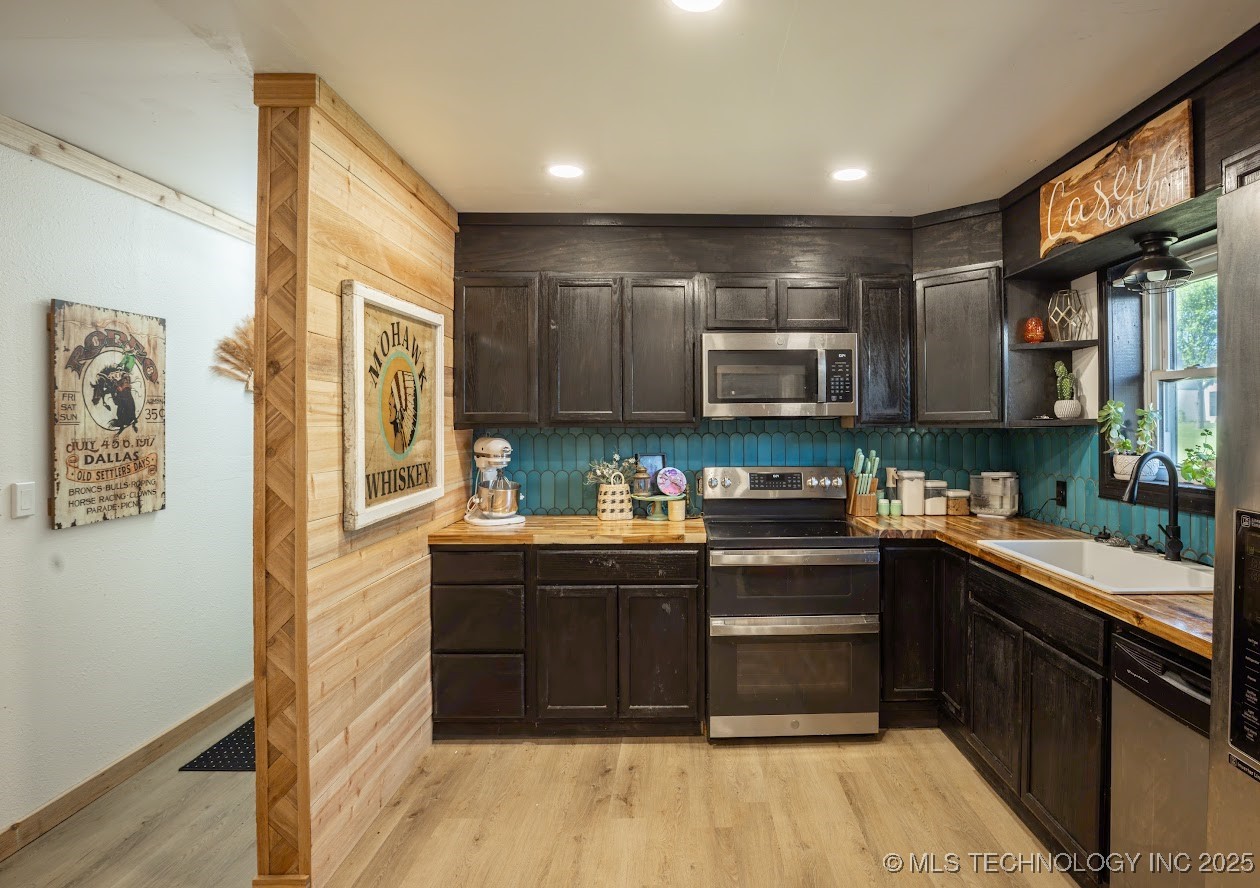 8841 Brock Property Photo 9