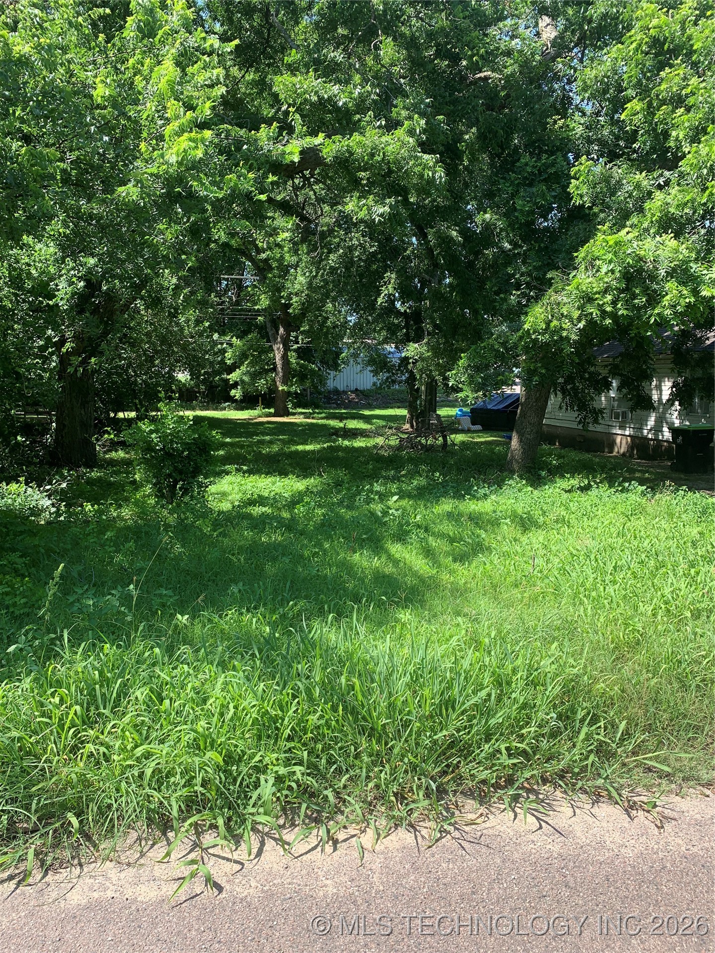 823 E Corona Street Property Photo 1