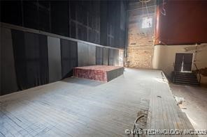 201 W Main Property Photo 3