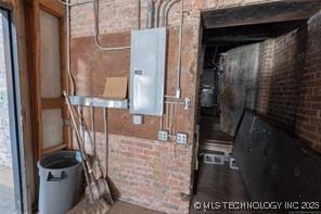 201 W Main Property Photo 10