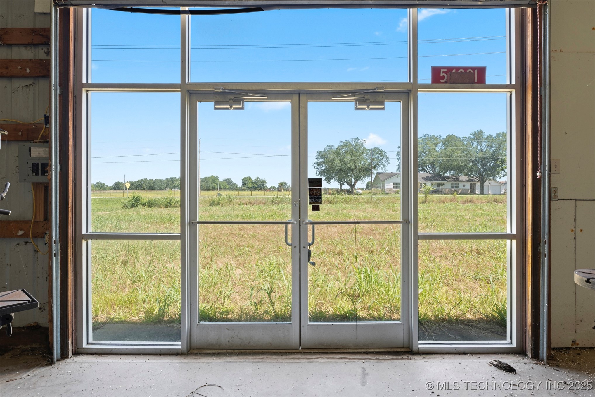 54091 E Hwy 59 Property Photo 3