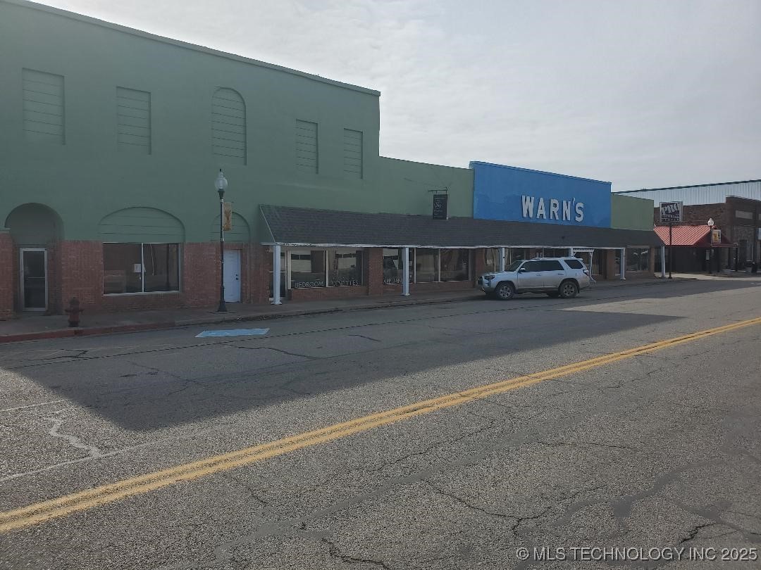 507 W Broadway Street Property Photo 1