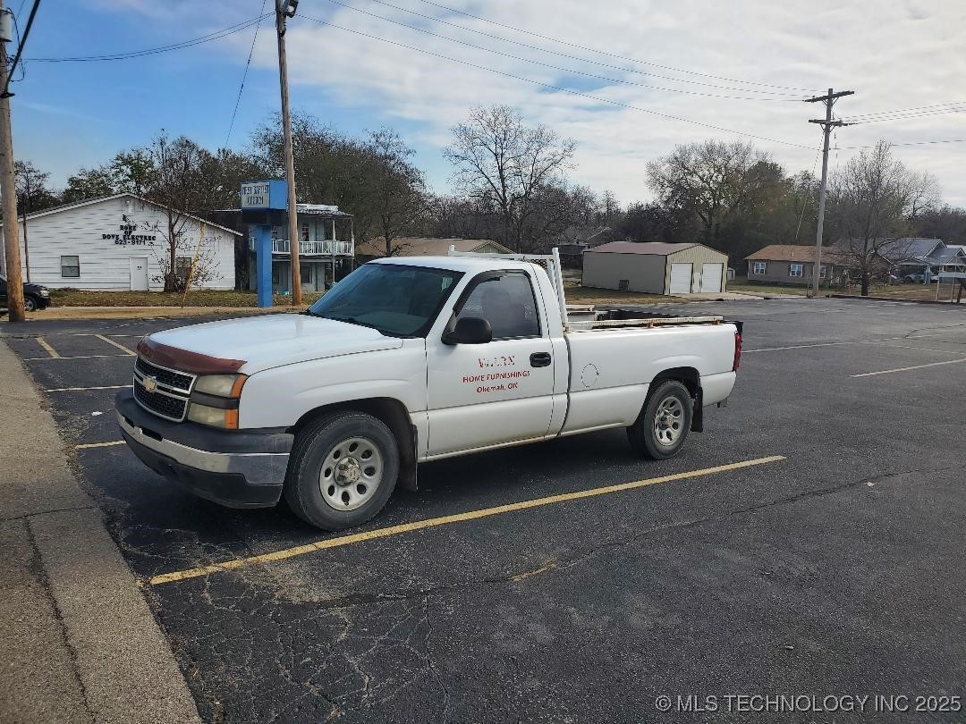 507 W Broadway Street Property Photo 6