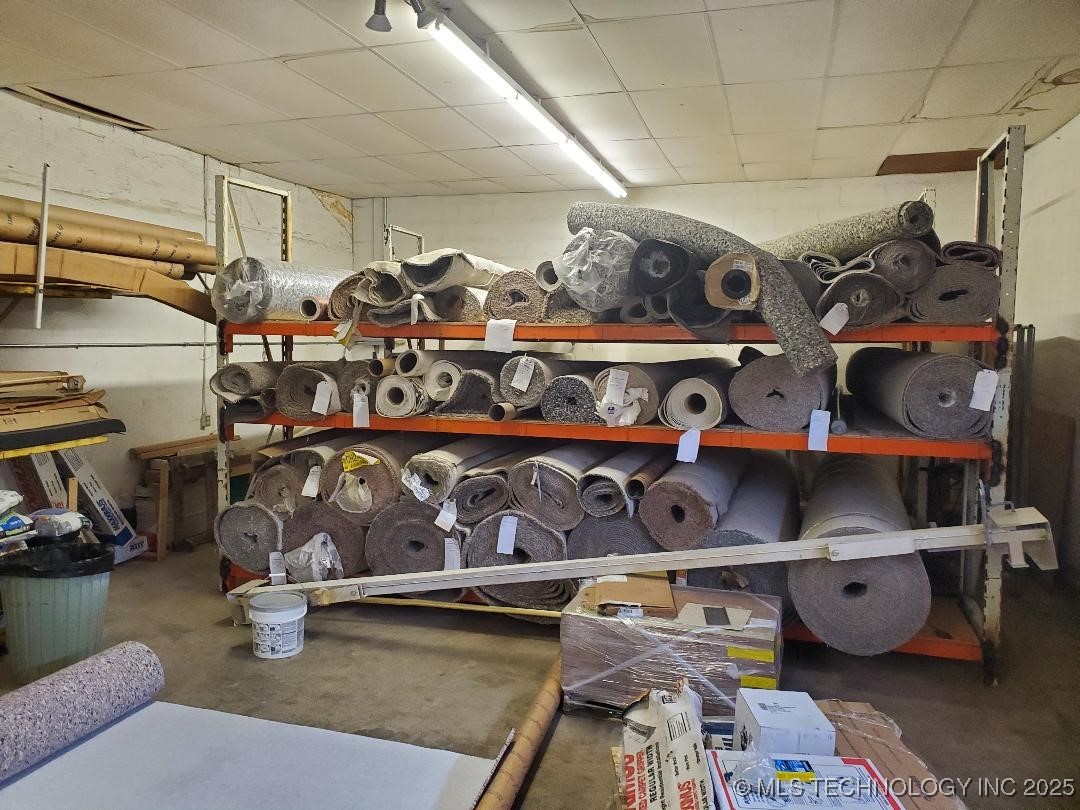 507 W Broadway Street Property Photo 8