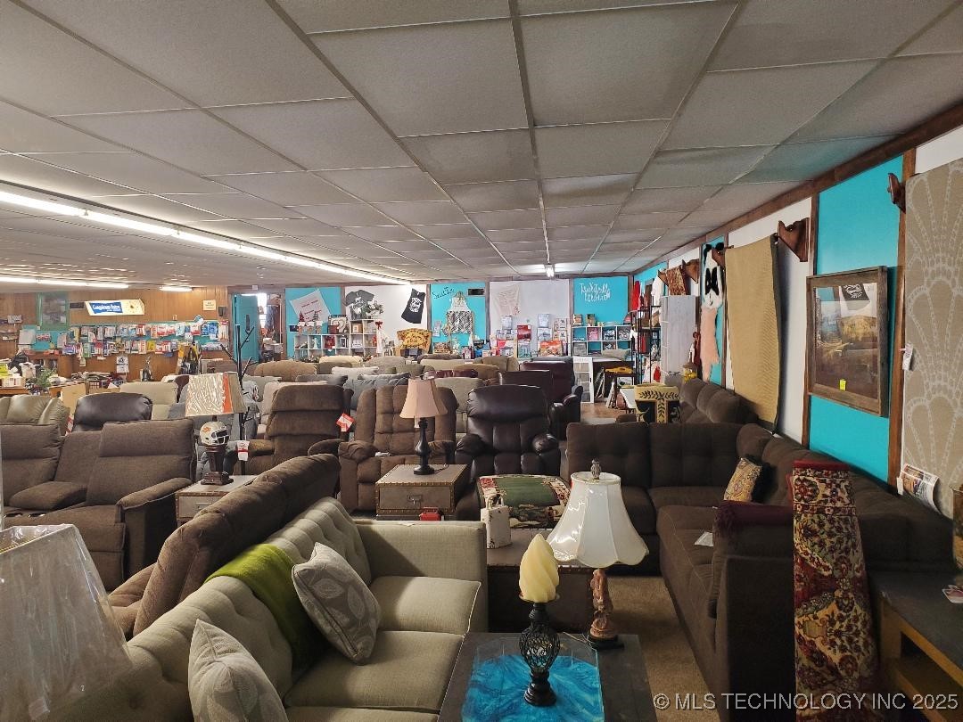 507 W Broadway Street Property Photo 10