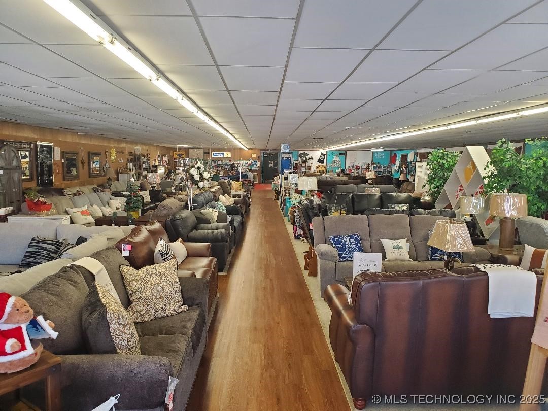 507 W Broadway Street Property Photo 13