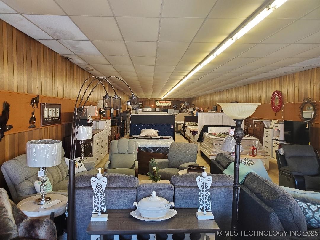 507 W Broadway Street Property Photo 14