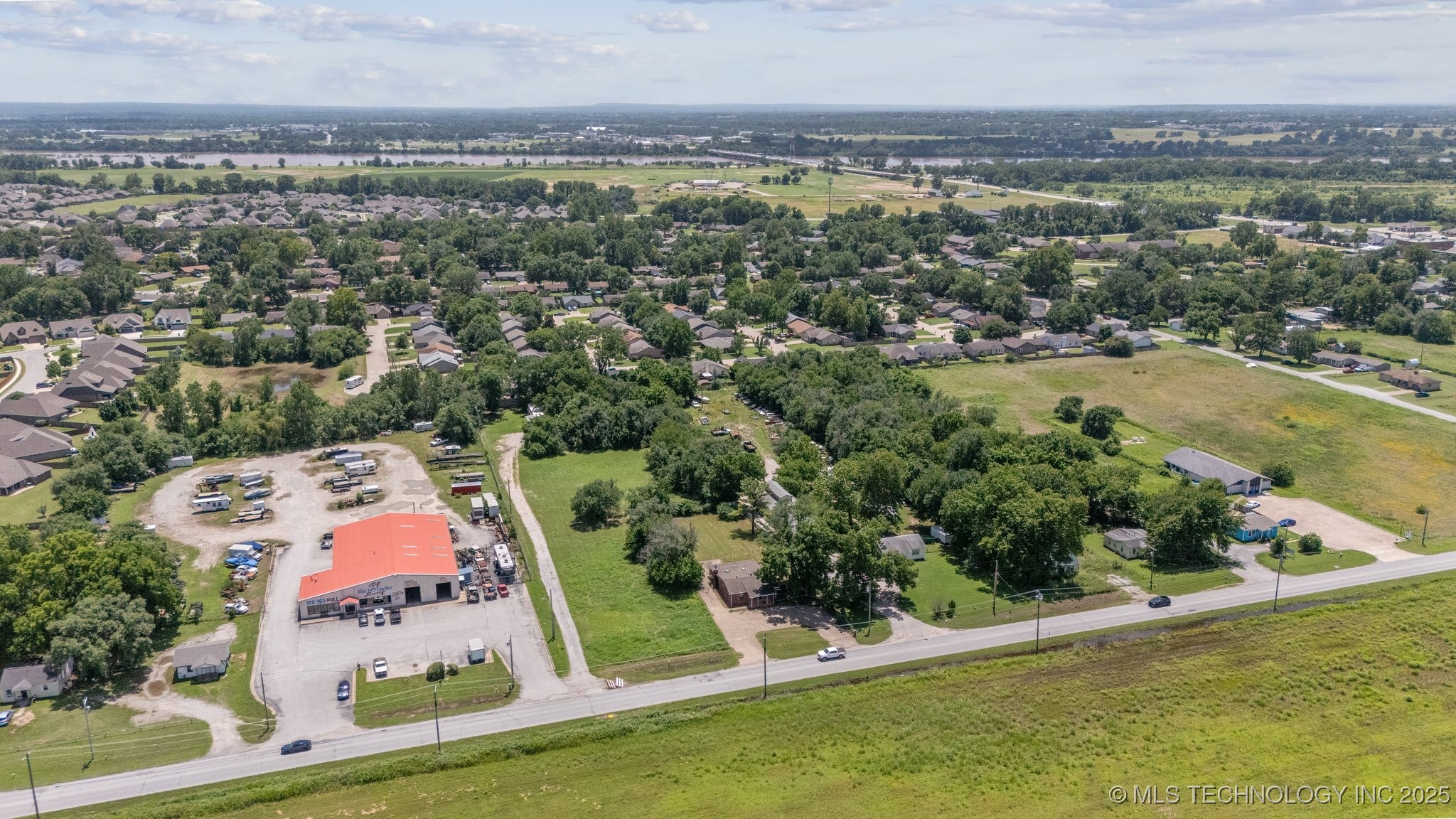 000 E 131st Street Property Photo 3