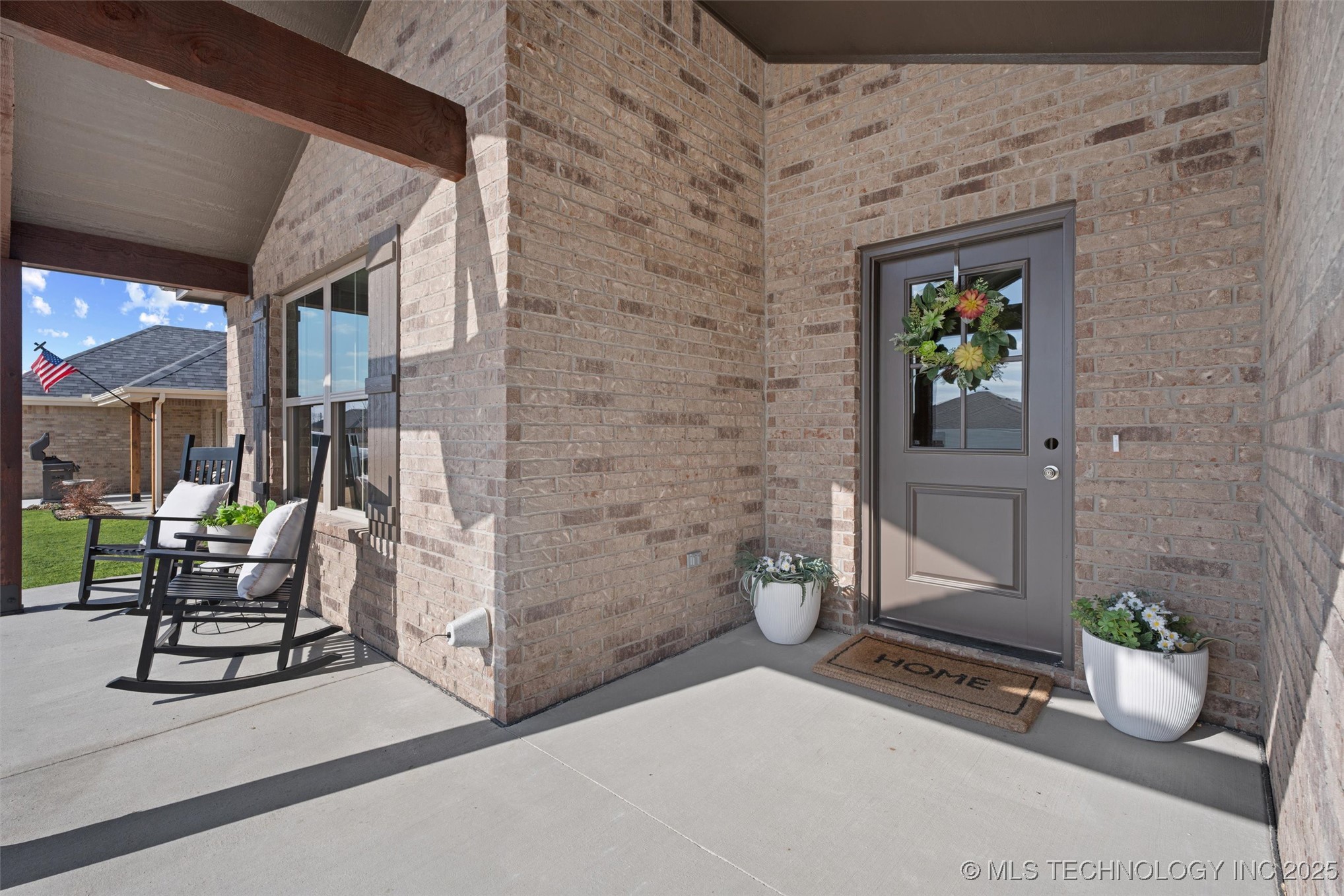 5822 Coldspring Lane Property Photo 4