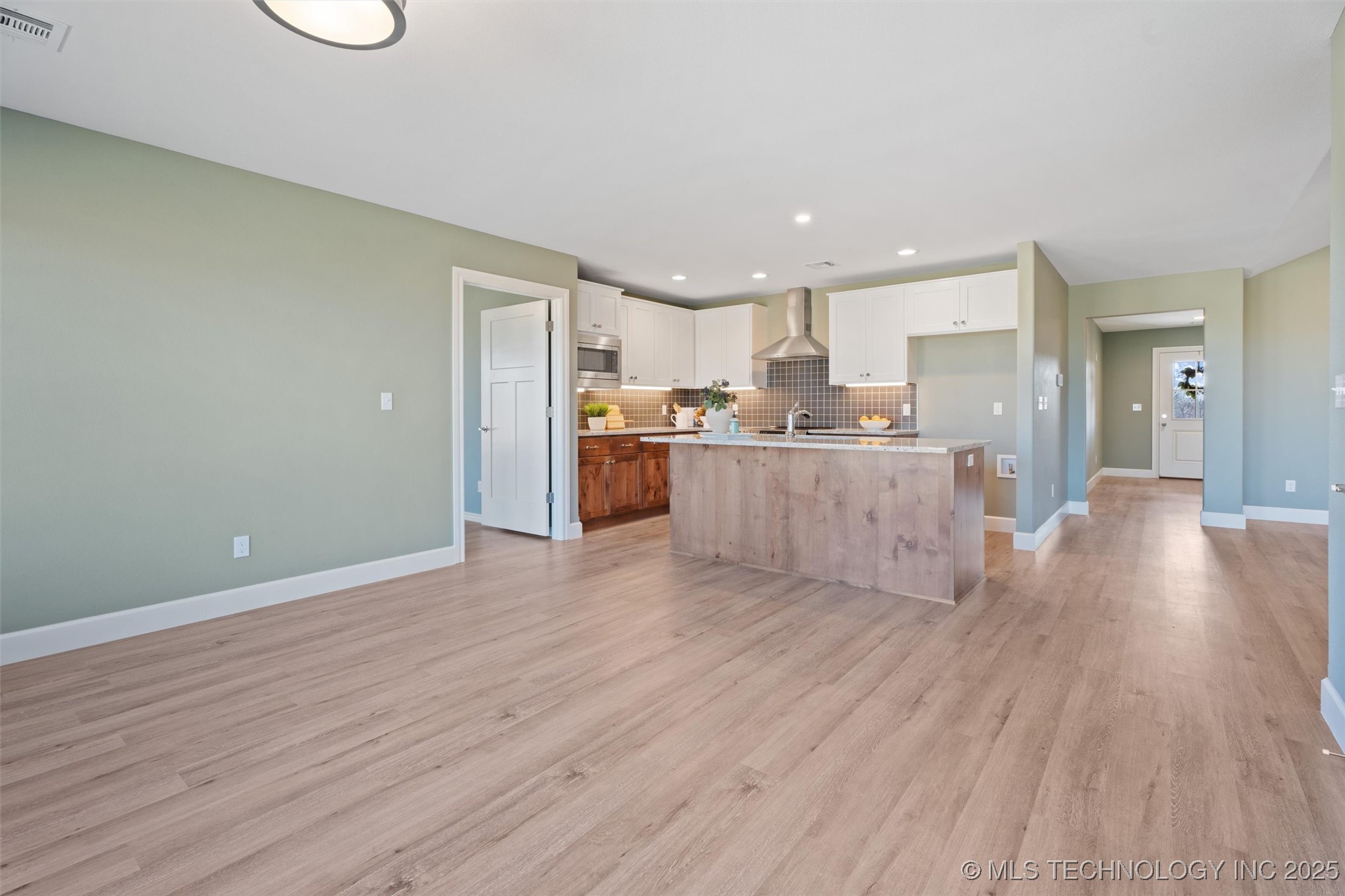 5822 Coldspring Lane Property Photo 13