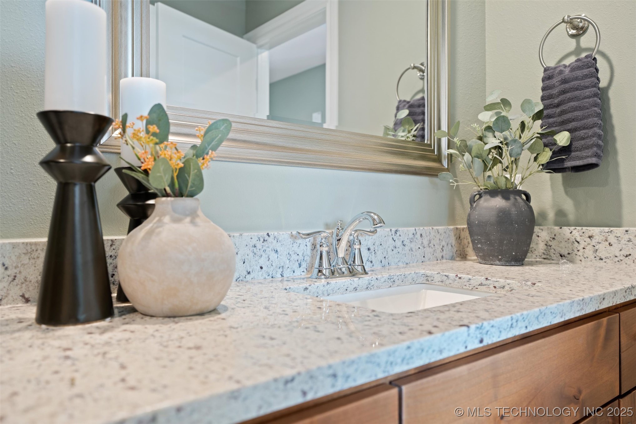 5822 Coldspring Lane Property Photo 23