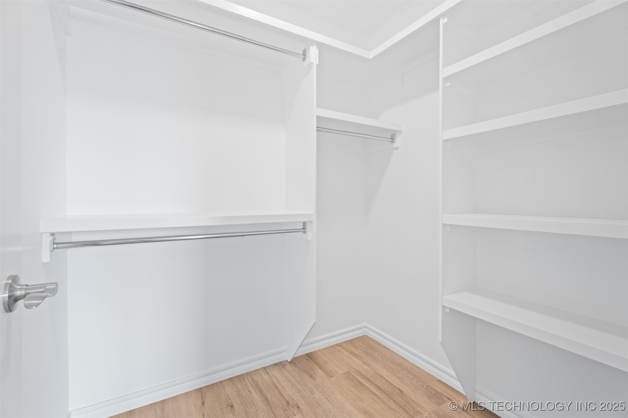 5822 Coldspring Lane Property Photo 27