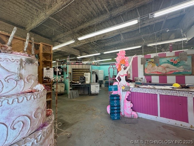 3218 W Broadway Street Property Photo 5