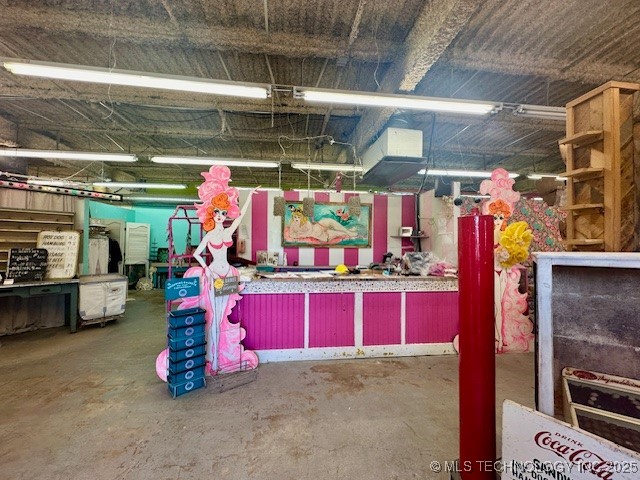 3218 W Broadway Street Property Photo 6