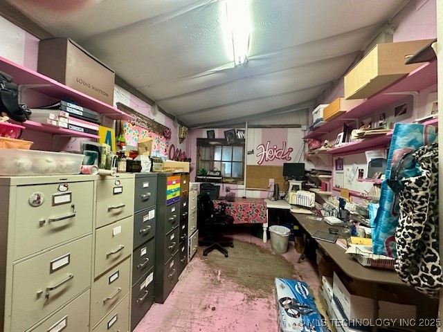 3218 W Broadway Street Property Photo 7