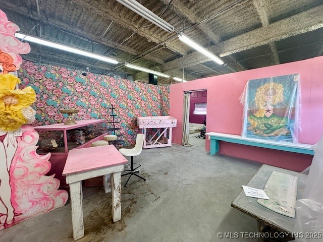 3218 W Broadway Street Property Photo 9