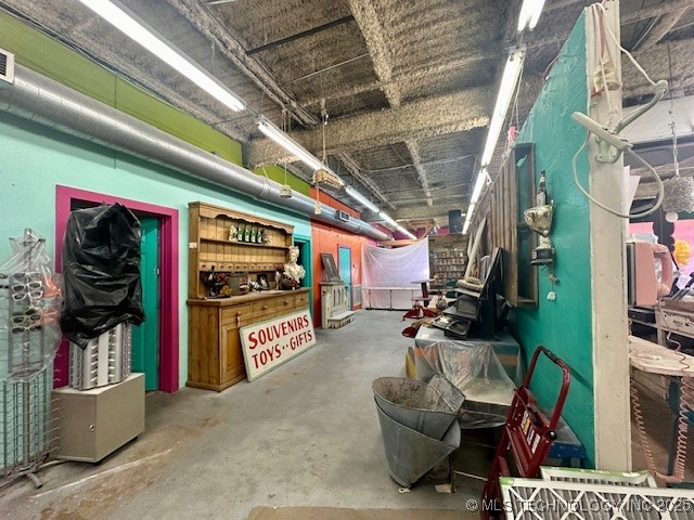 3218 W Broadway Street Property Photo 11