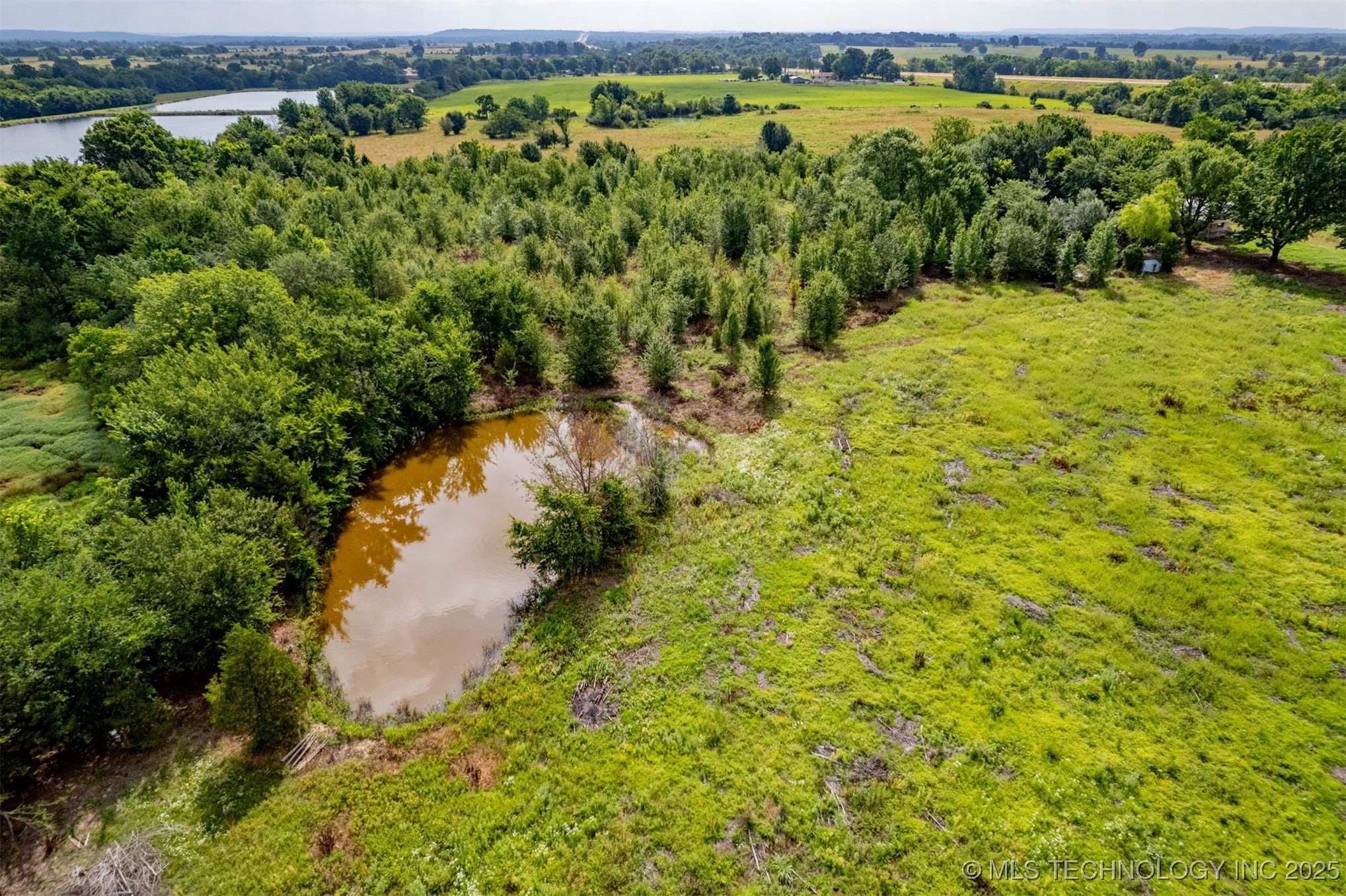 19202 S Old Highway 2 Property Photo 6