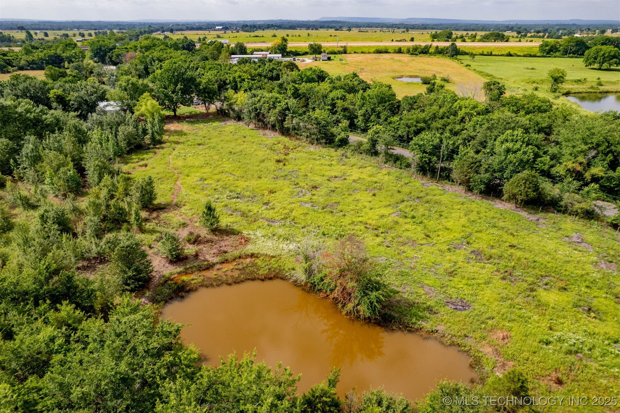 19202 S Old Highway 2 Property Photo 7
