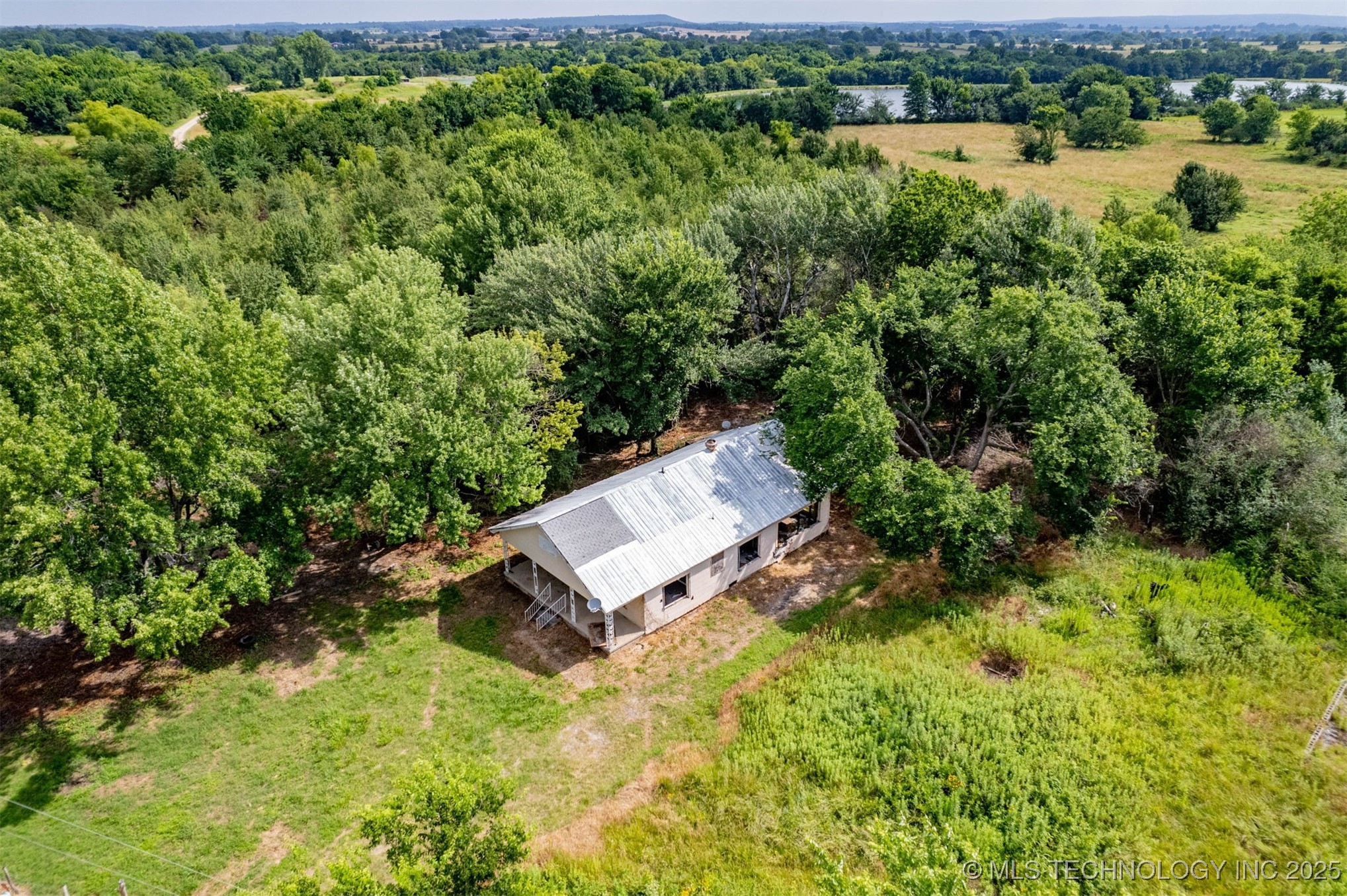 19202 S Old Highway 2 Property Photo 8