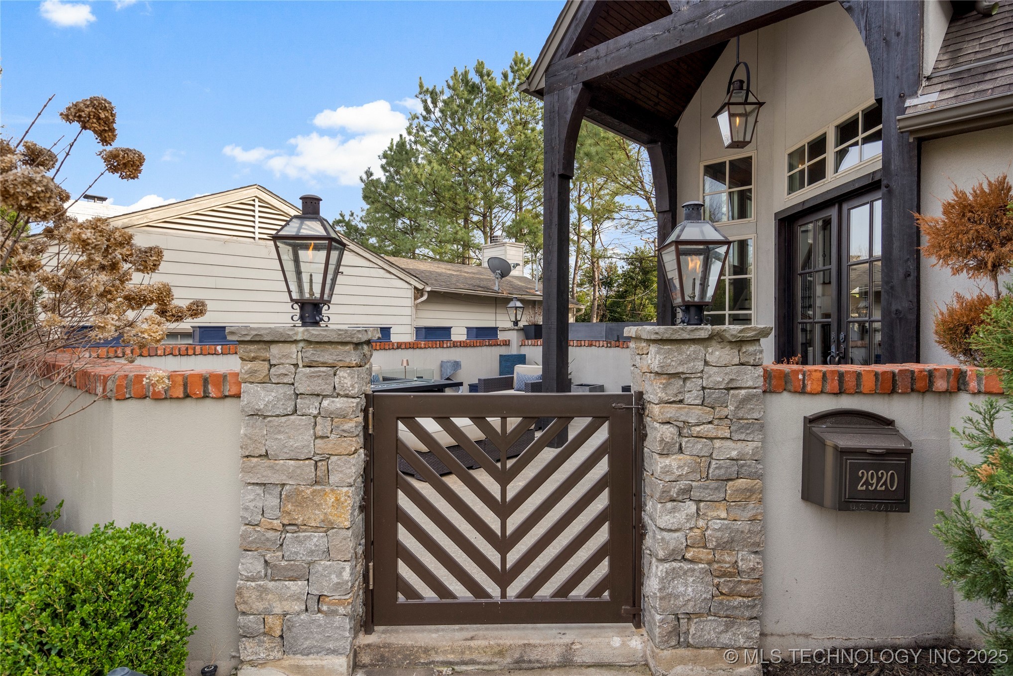 2920 E 27th Place Property Photo 5