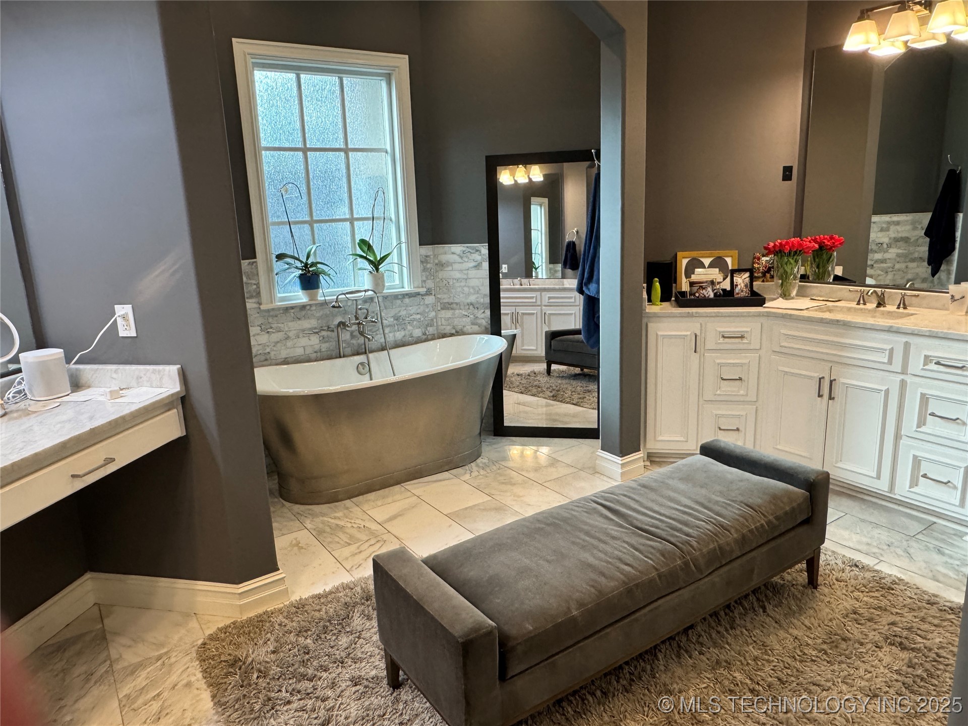 2920 E 27th Place Property Photo 32