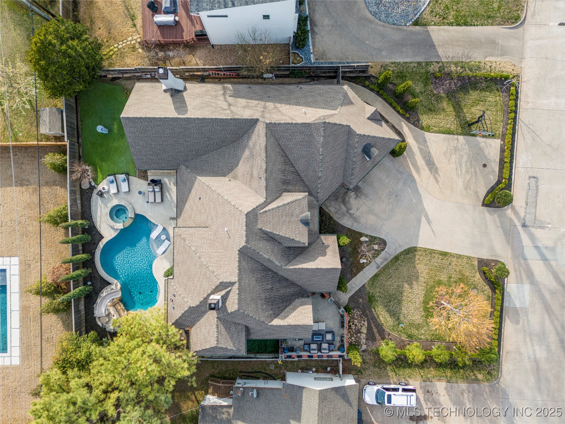 2920 E 27th Place Property Photo 58