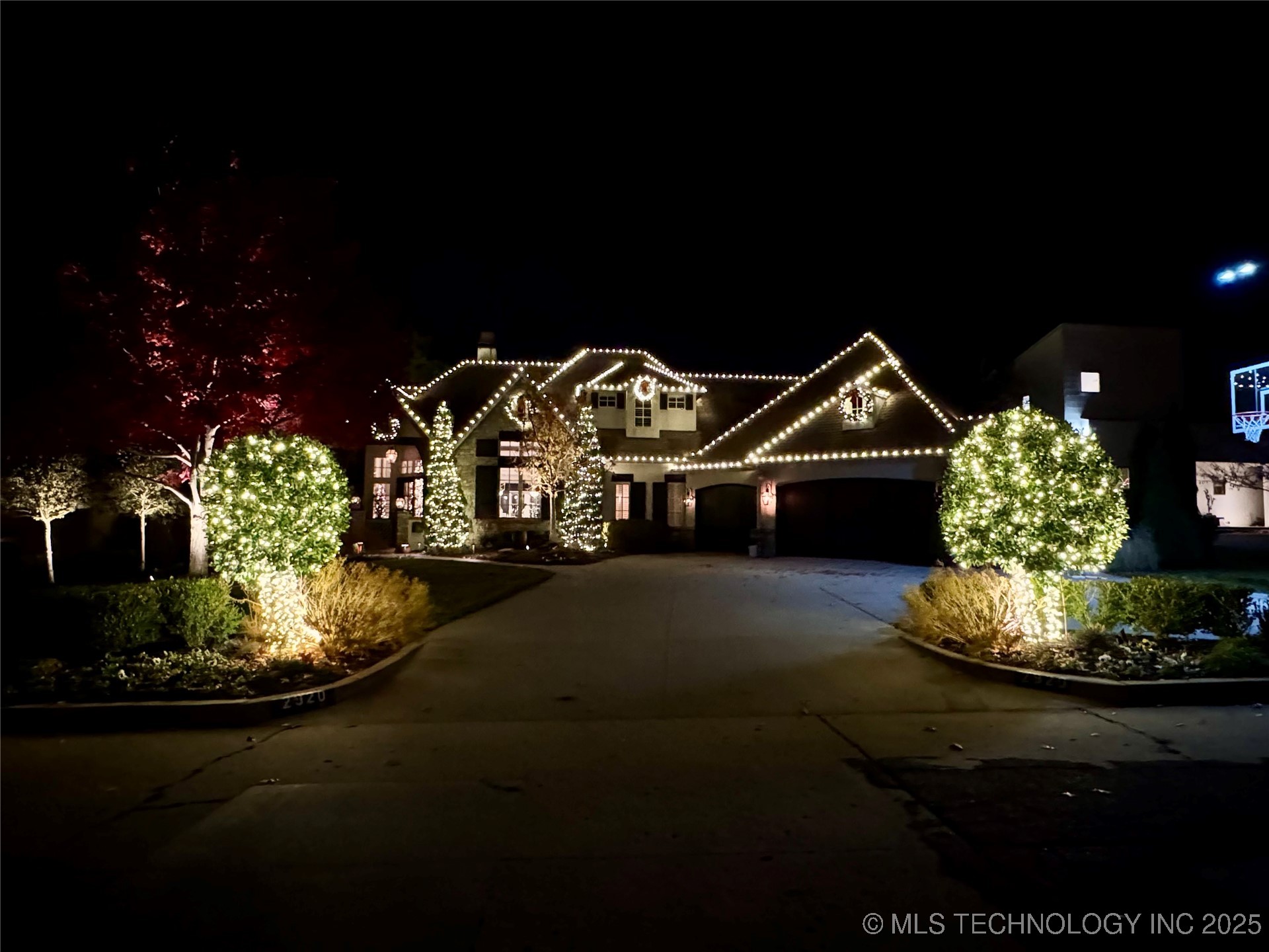 2920 E 27th Place Property Photo 63