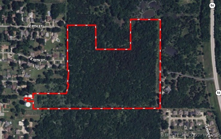 35 E 9th Street Property Photo 2