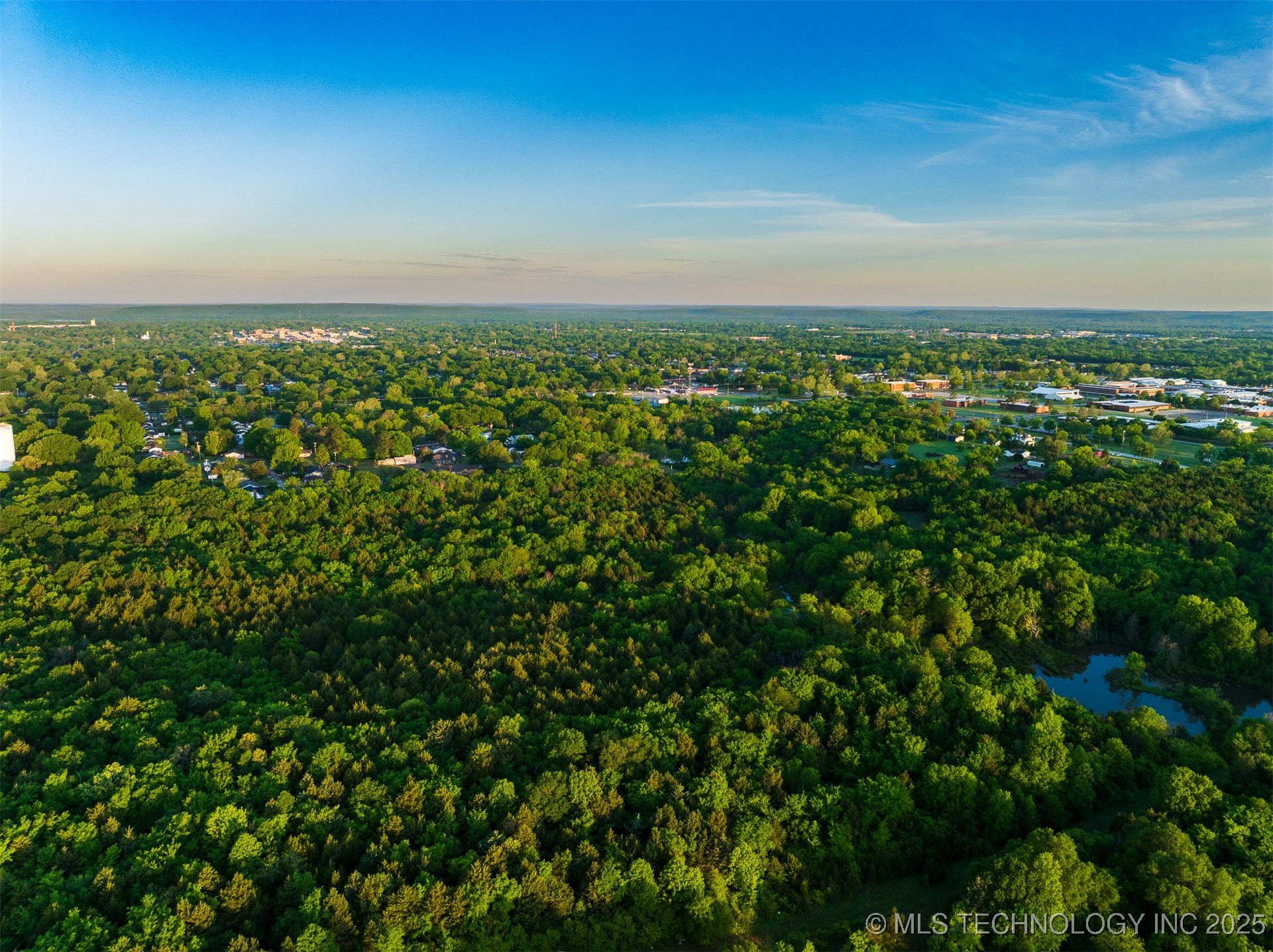 35 E 9th Street Property Photo 6