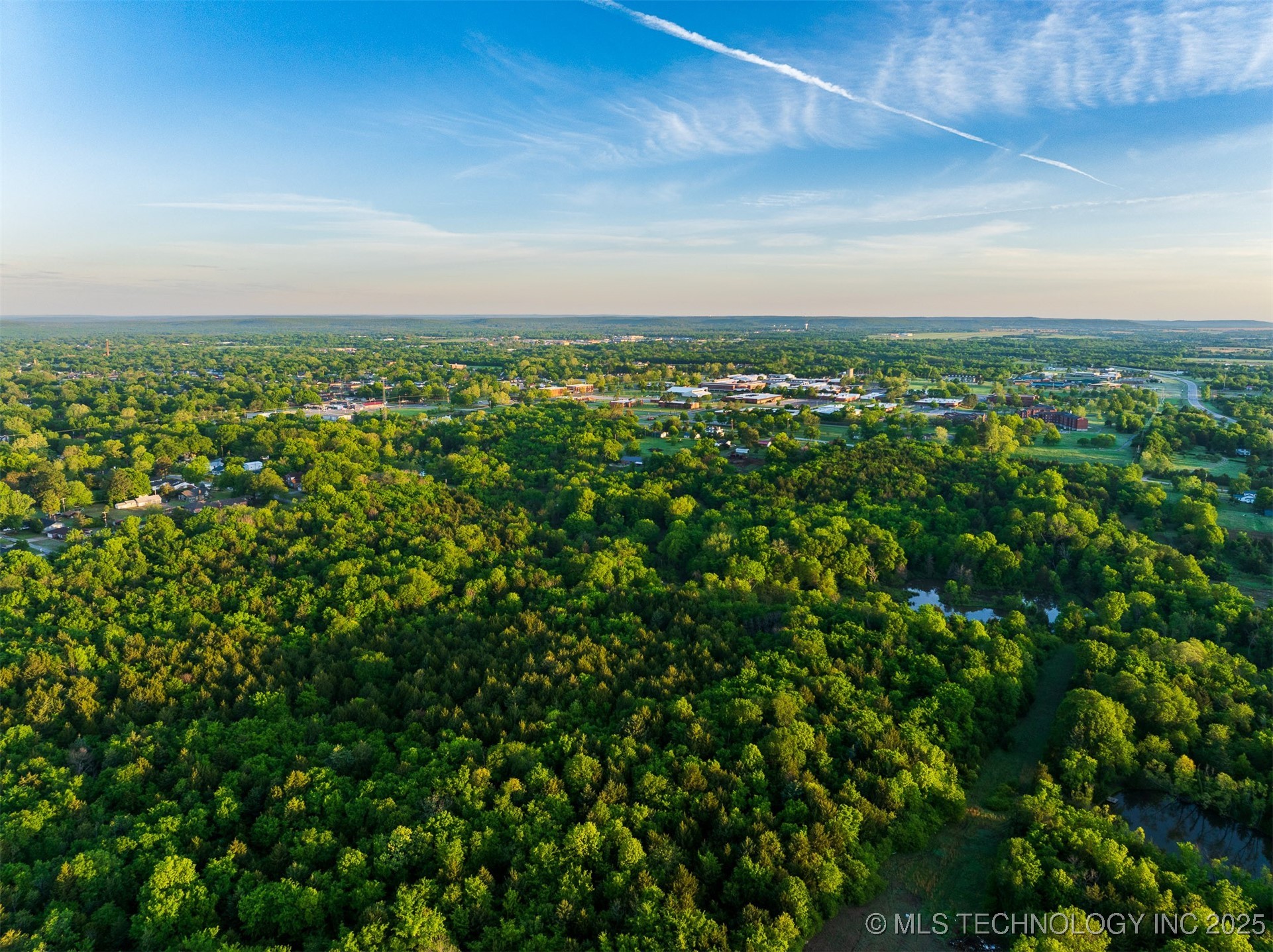 35 E 9th Street Property Photo 7