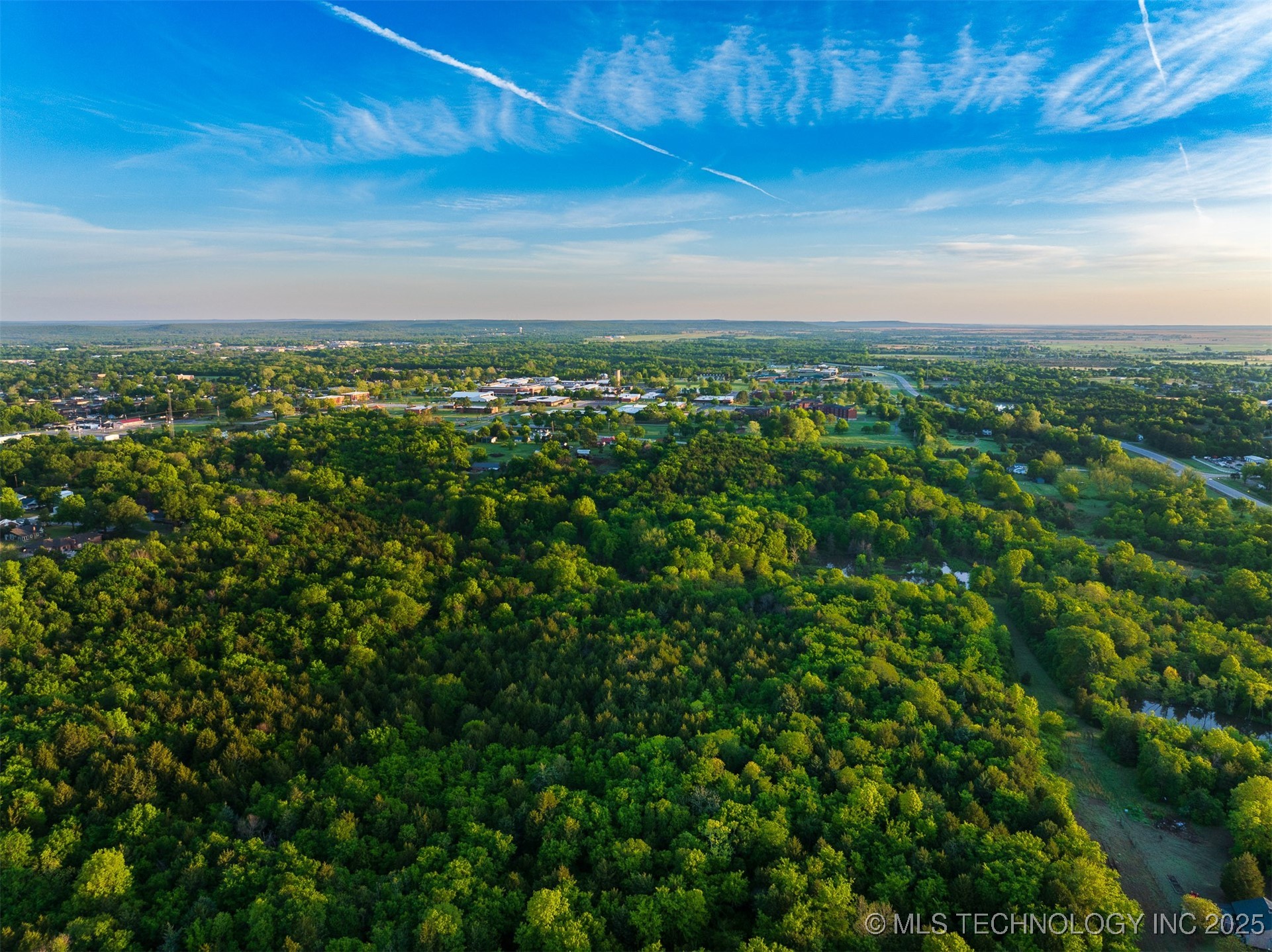 35 E 9th Street Property Photo 8