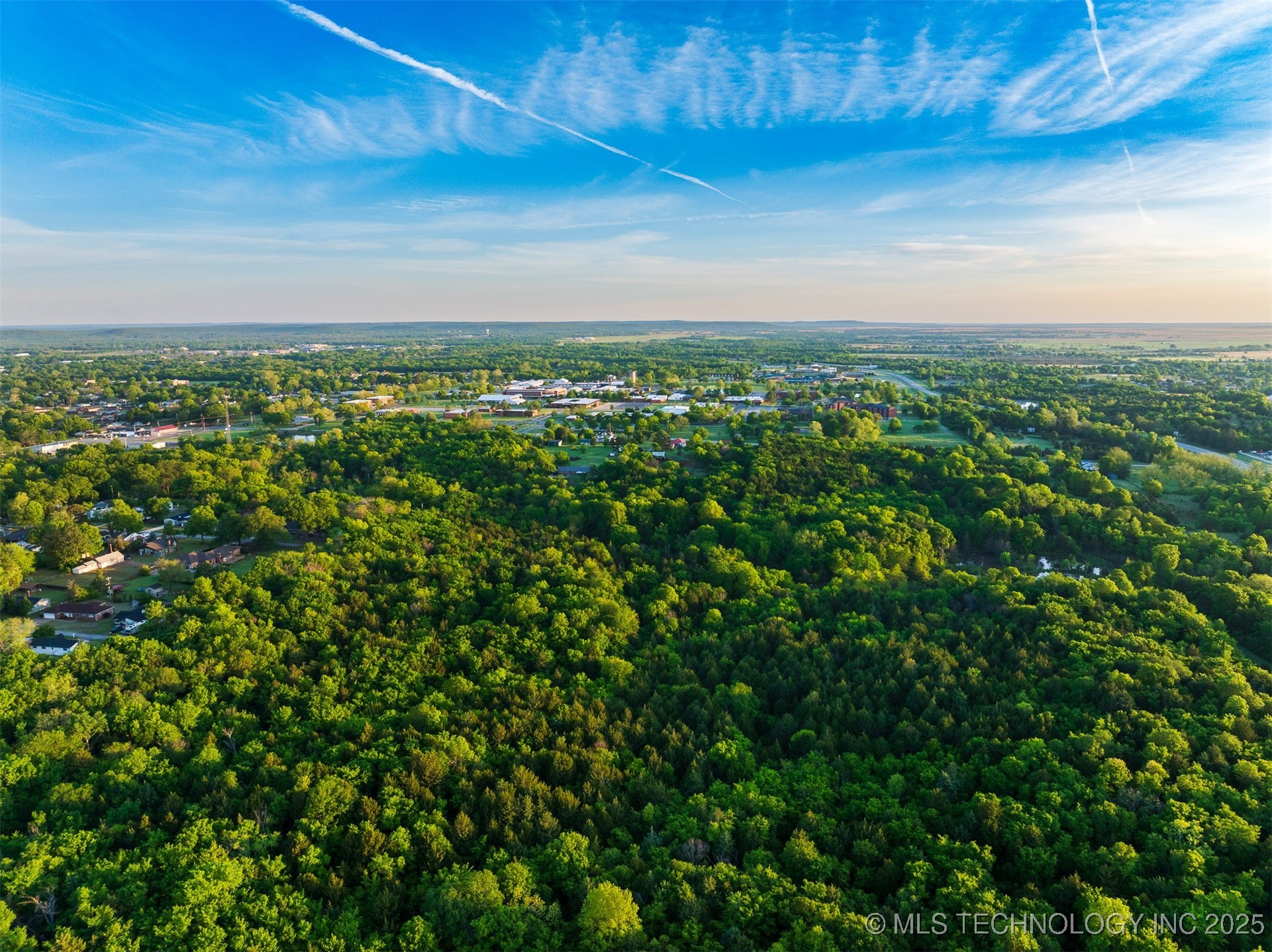 35 E 9th Street Property Photo 9