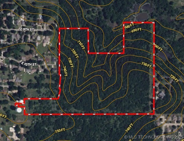 35 E 9th Street Property Photo 18