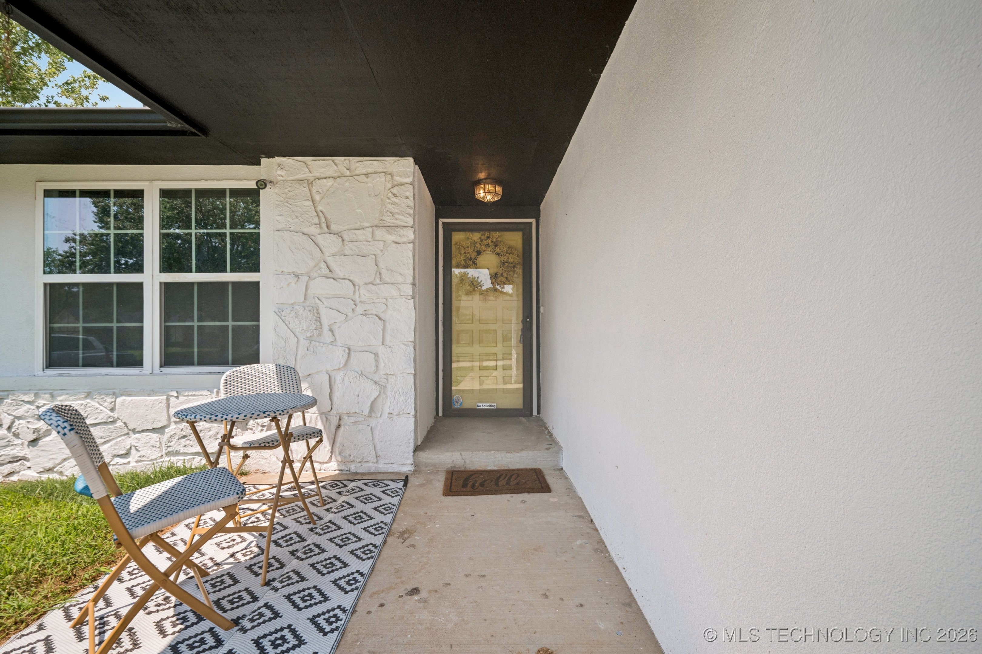 2712 S Fir Avenue Property Photo 2