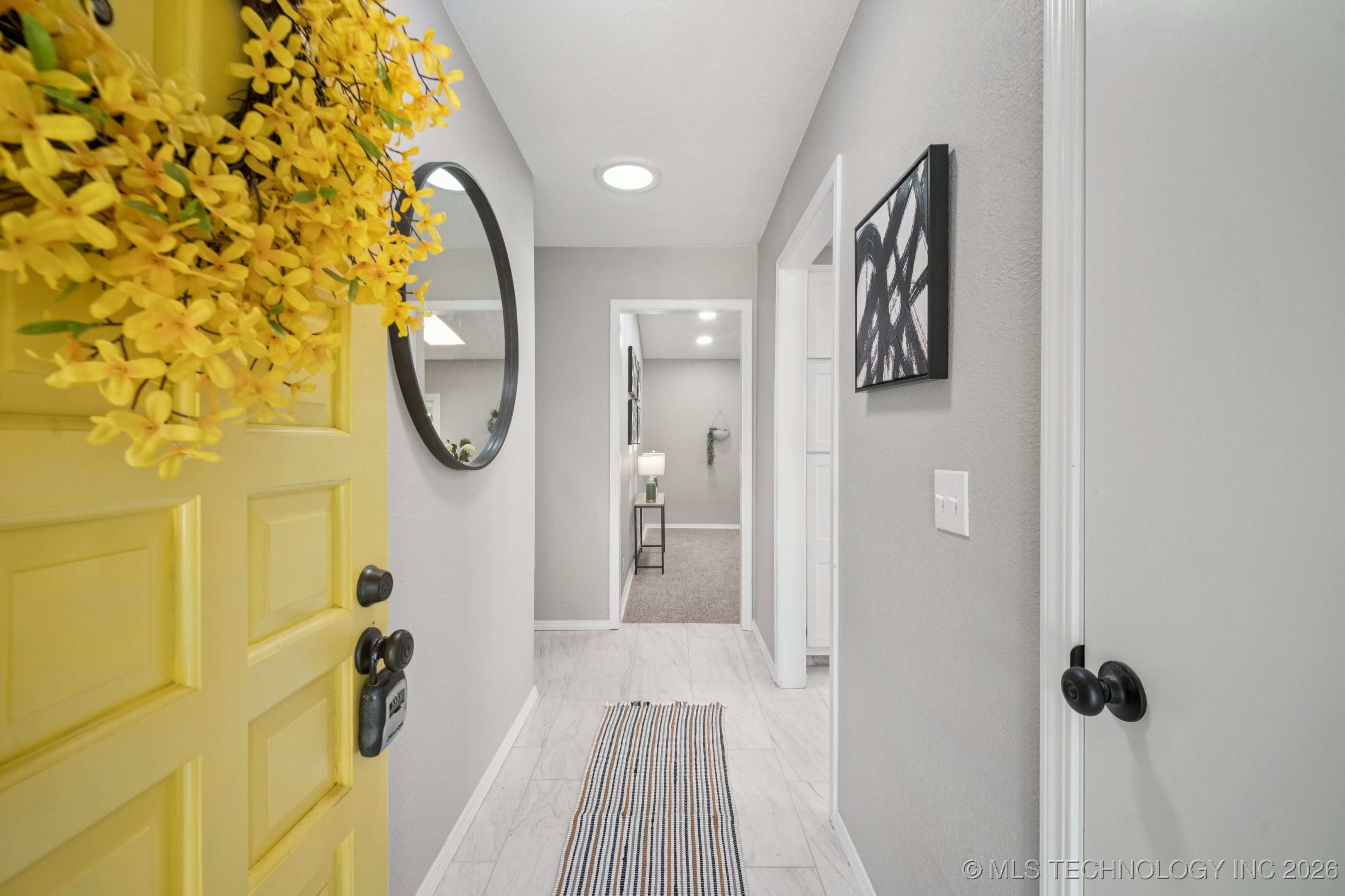 2712 S Fir Avenue Property Photo 3