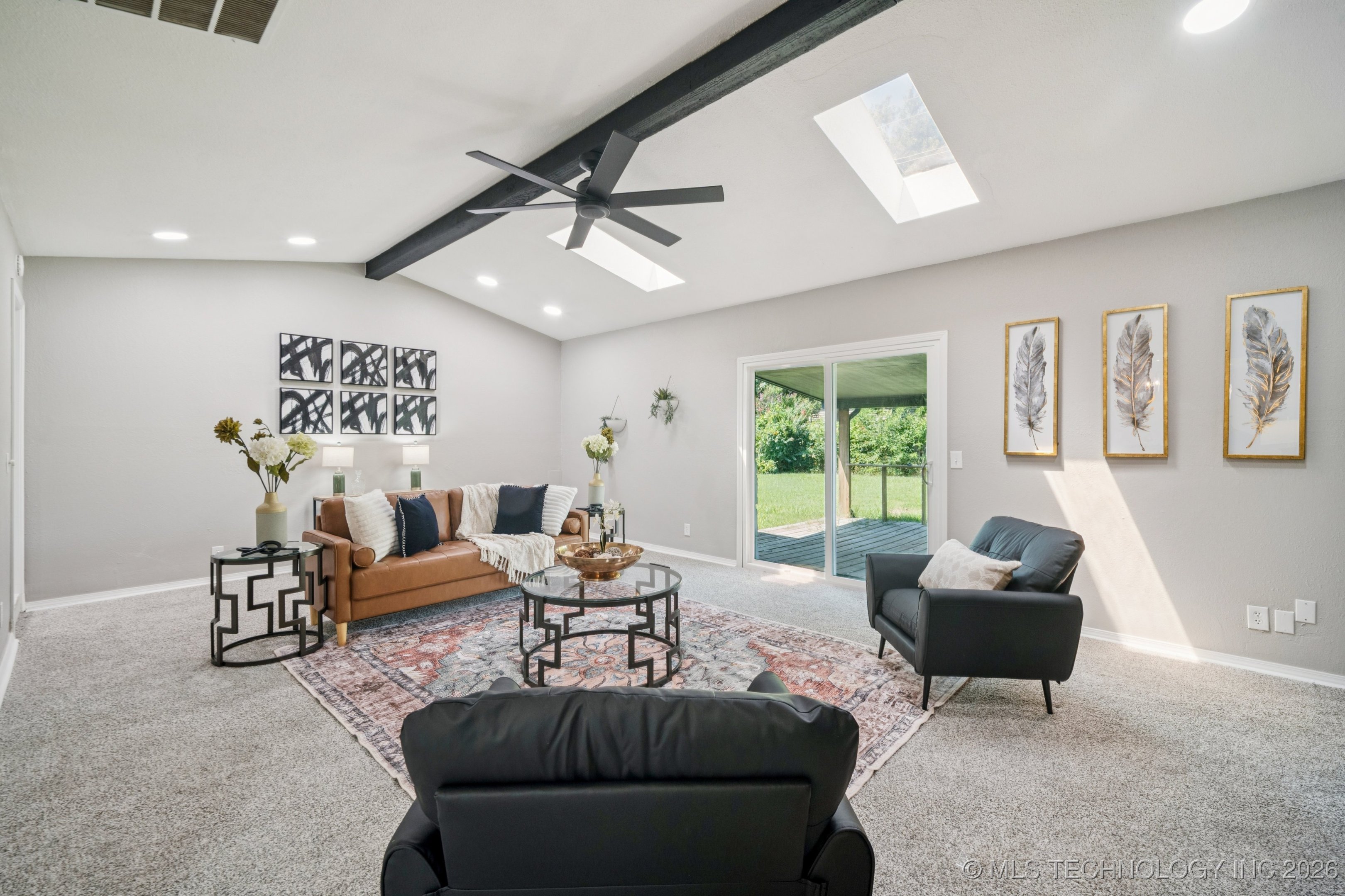 2712 S Fir Avenue Property Photo 5