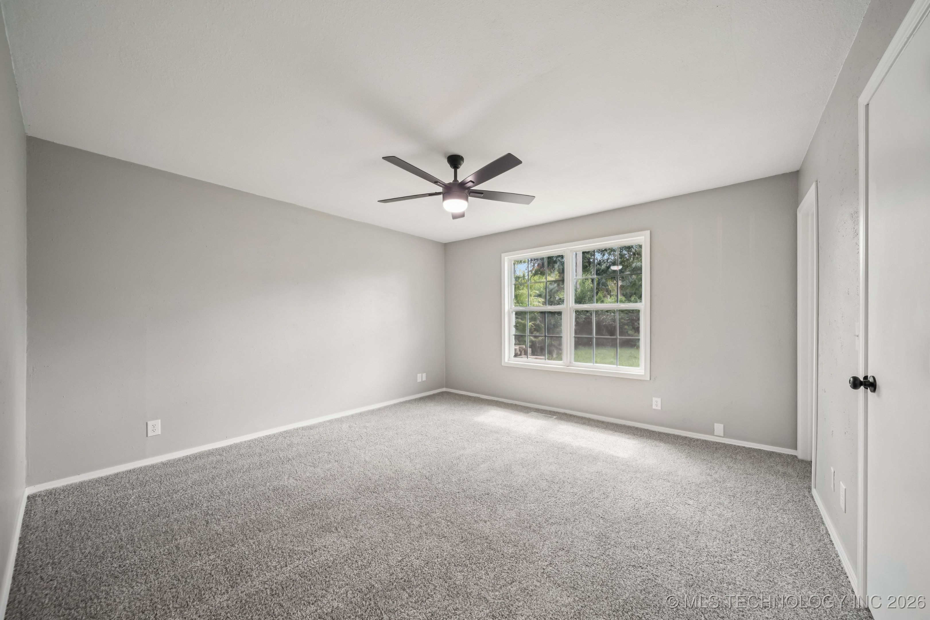 2712 S Fir Avenue Property Photo 16