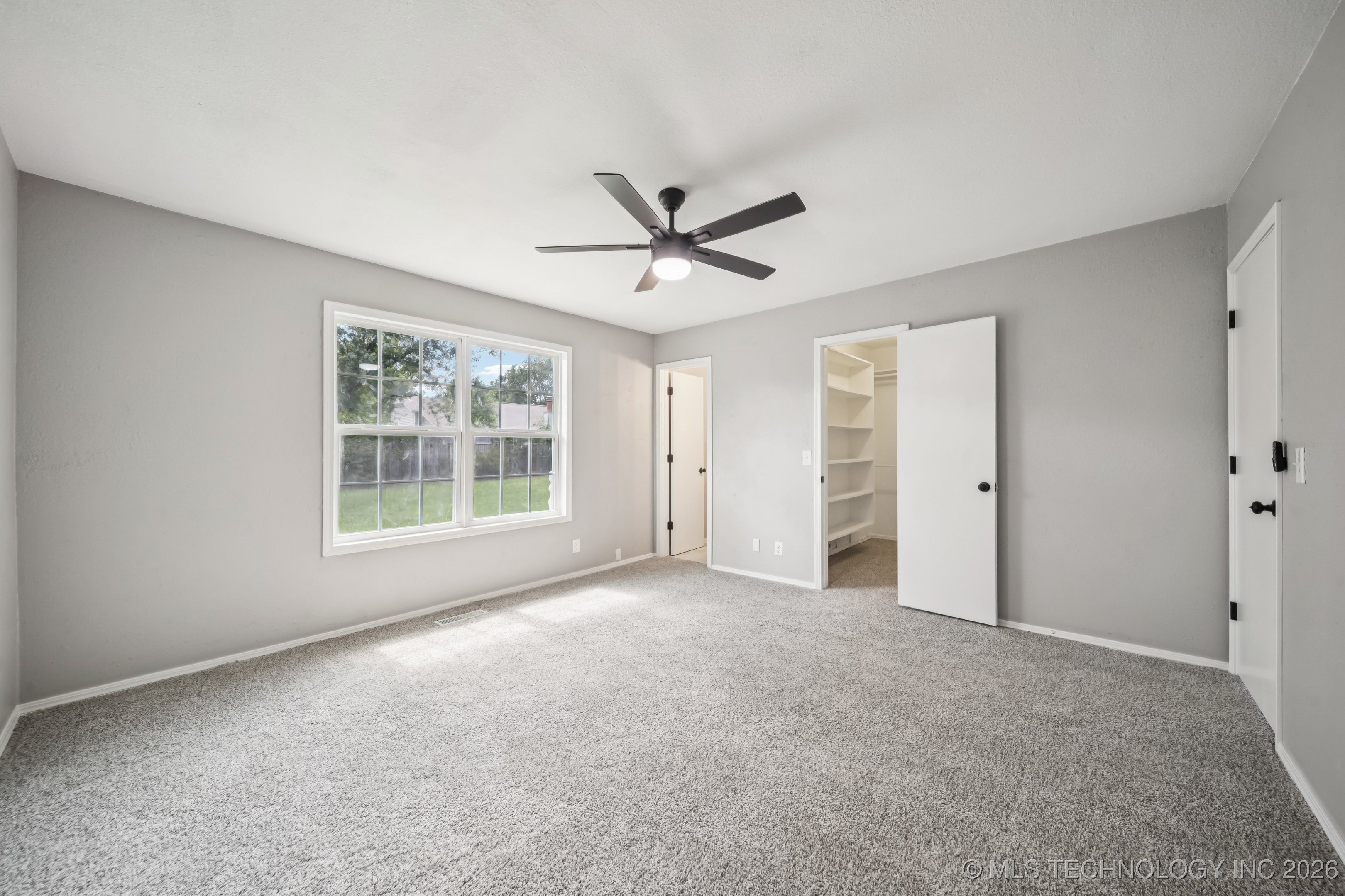 2712 S Fir Avenue Property Photo 17