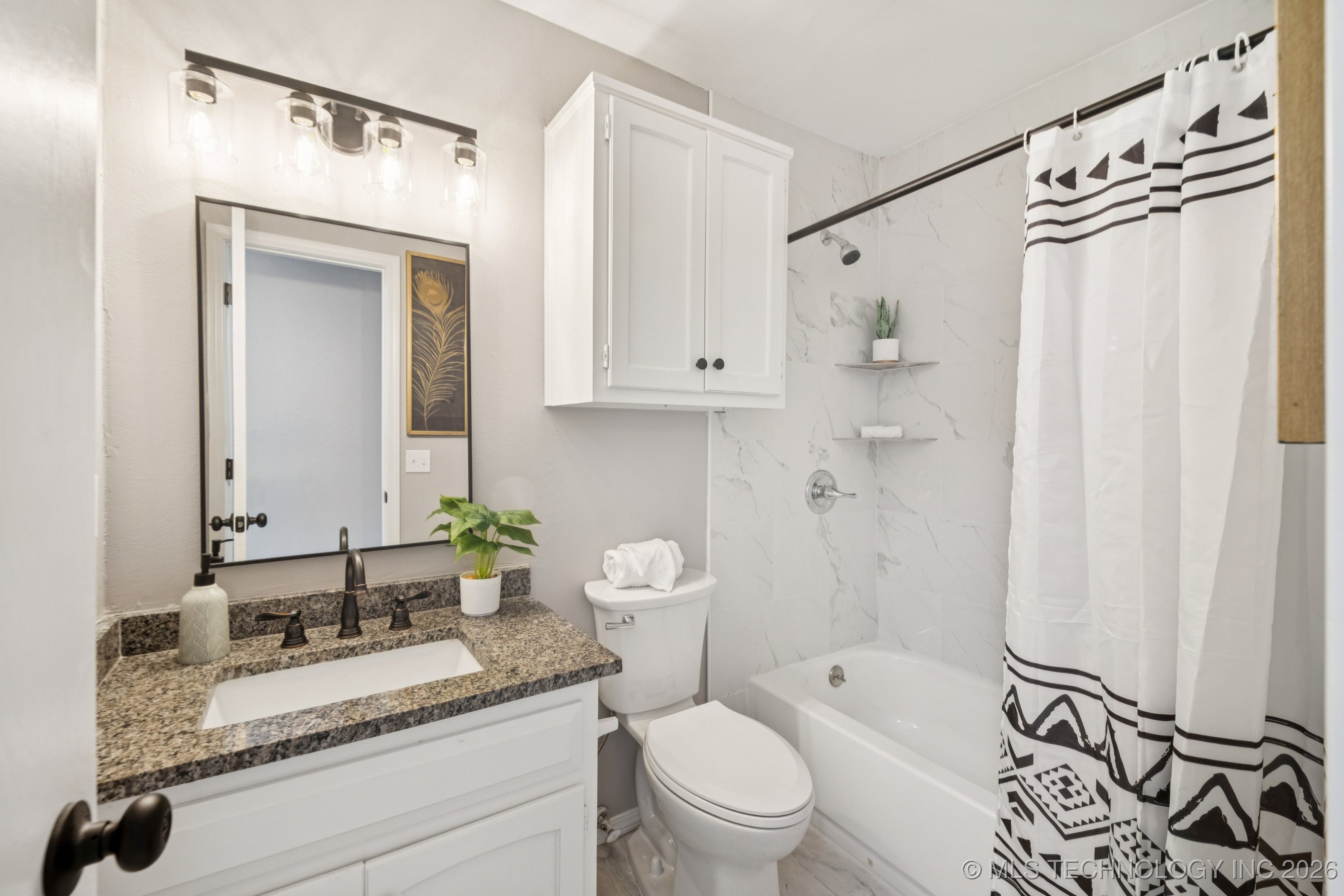 2712 S Fir Avenue Property Photo 32