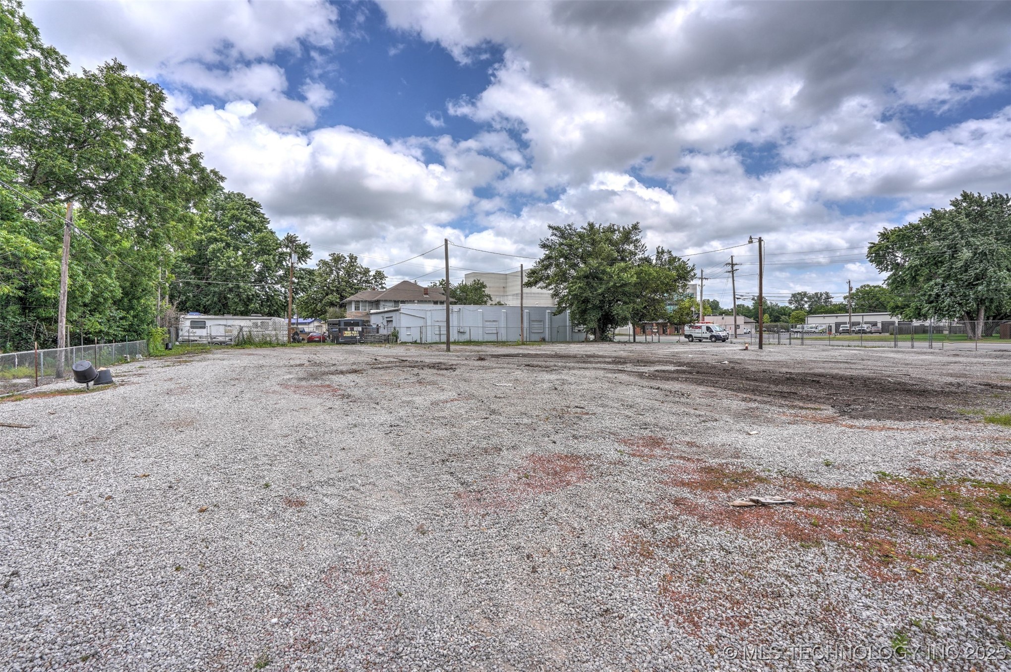 824 S Main Street Property Photo 6