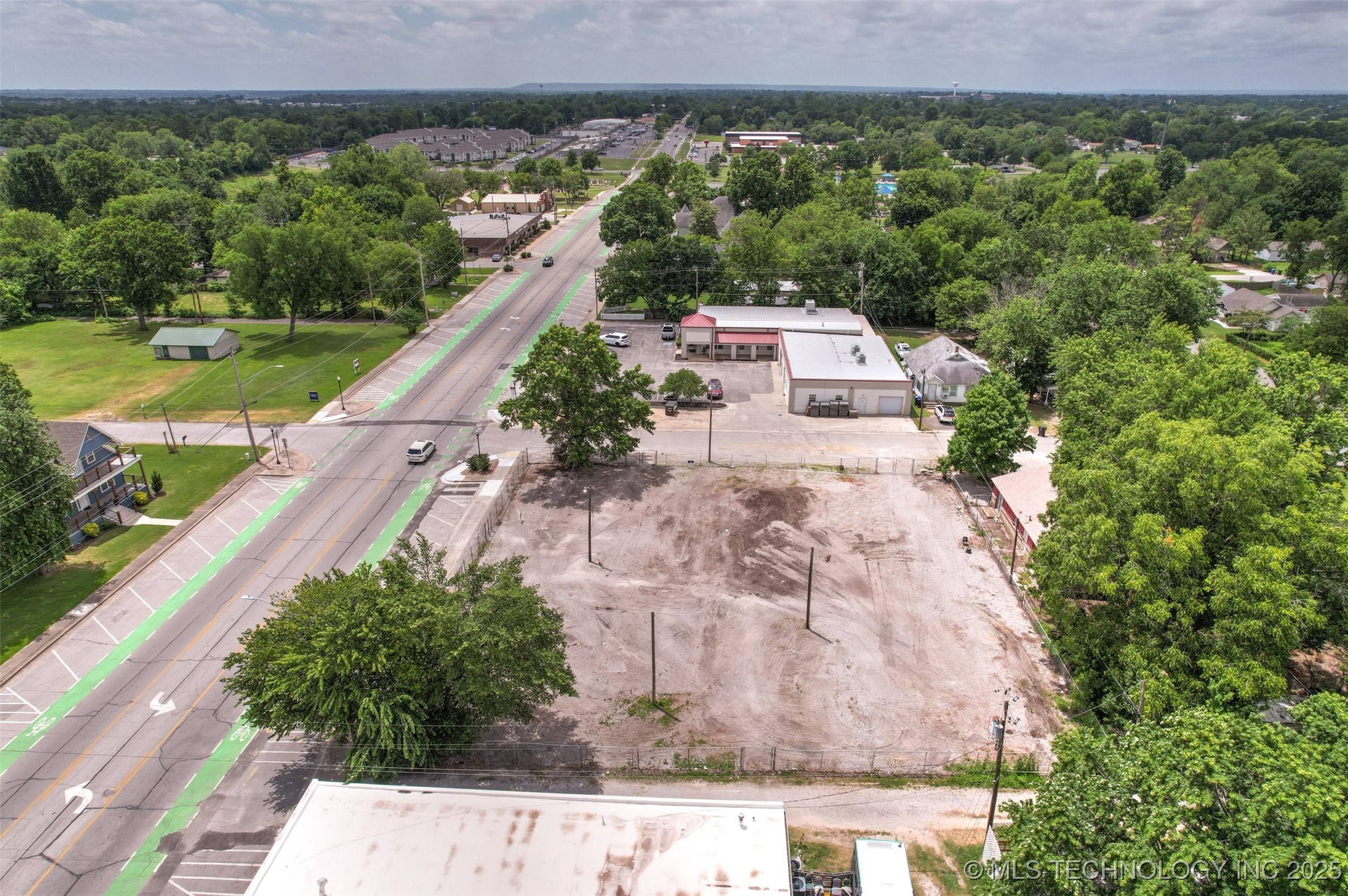 824 S Main Street Property Photo 7