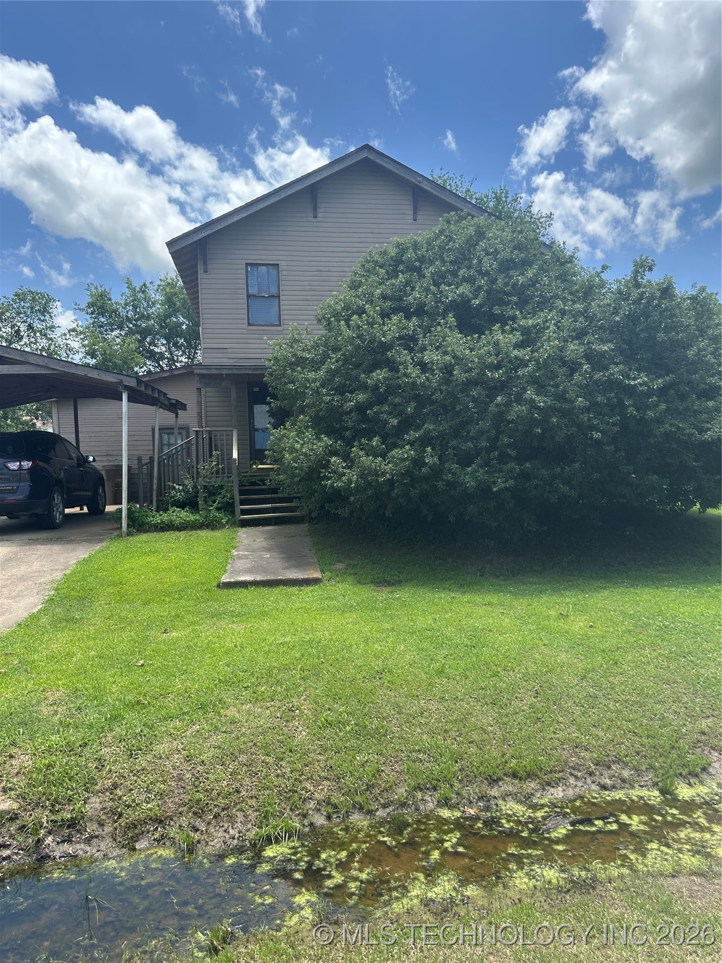 512 W Franklin Property Photo 1