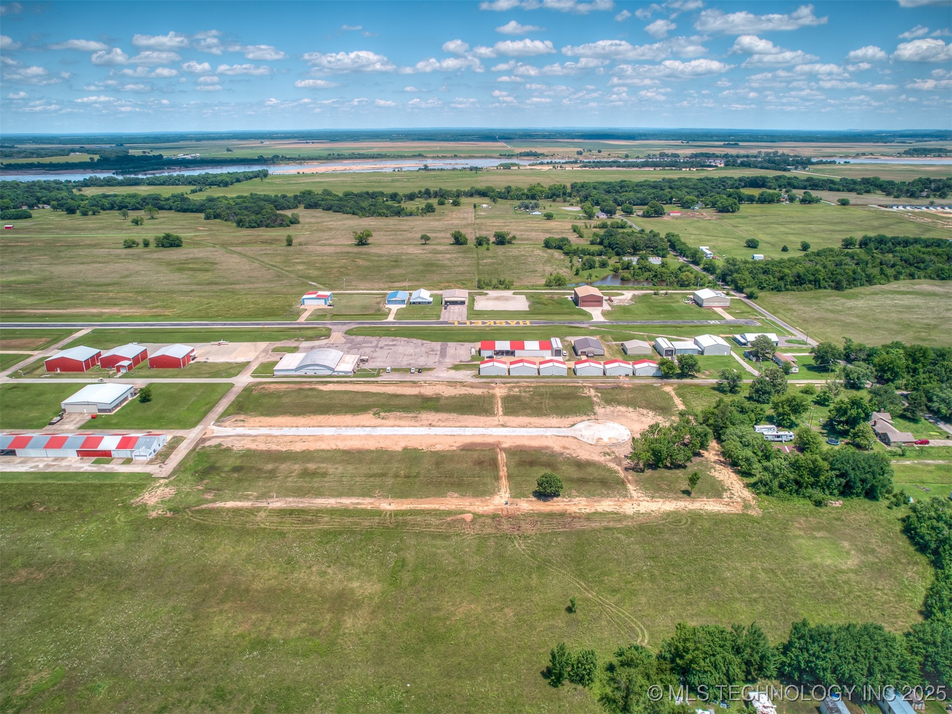 1073 N Amelia Lane Property Photo 15