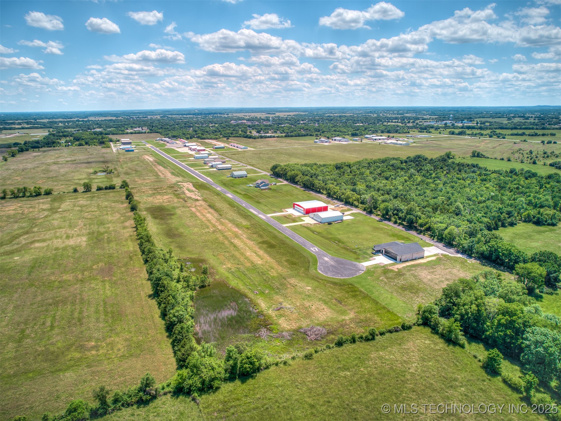 1073 N Amelia Lane Property Photo 17