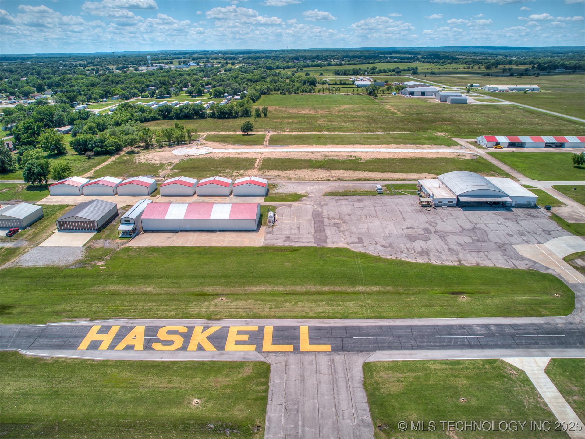1073 N Amelia Lane Property Photo 20
