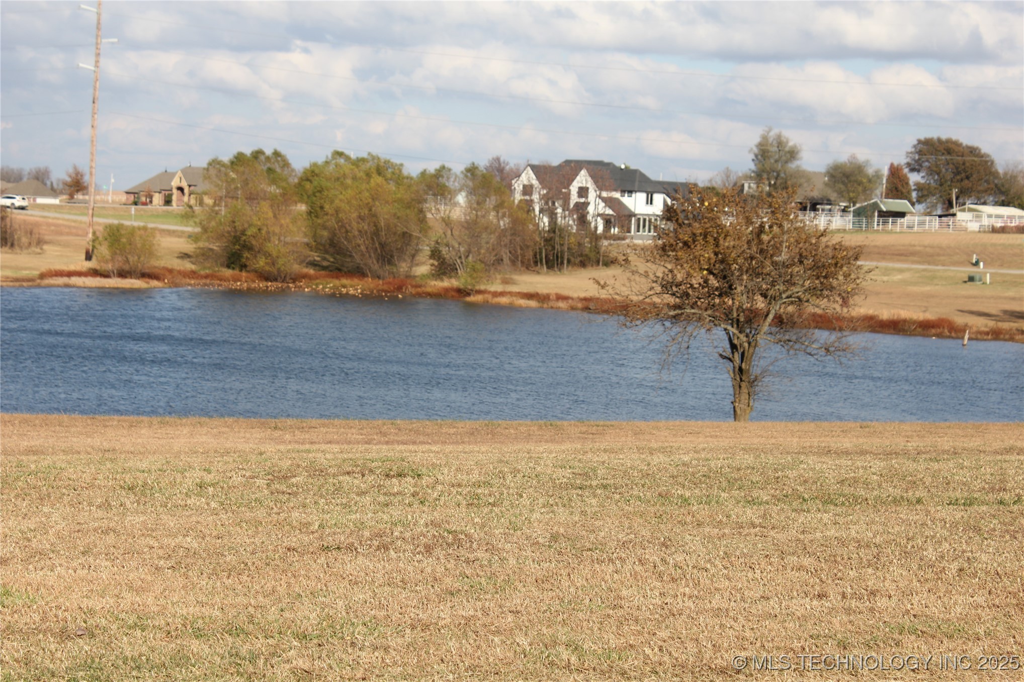 2155 E 154th Street North Property Photo 3